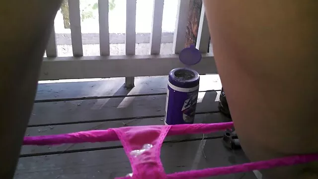 elle regarde du porno porno version français