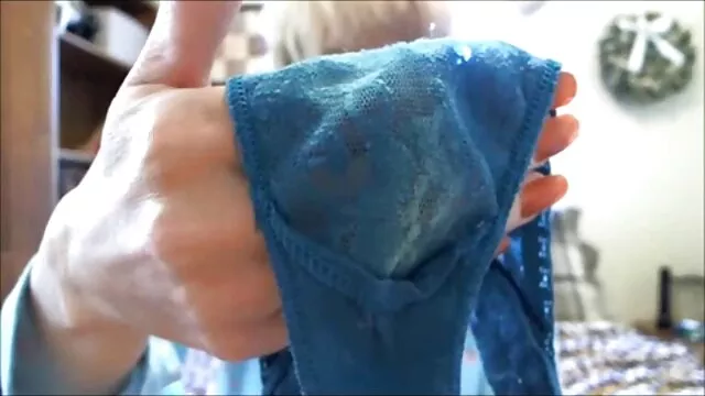 GF se fait attirer dans video film porno complet 3some par ses parents