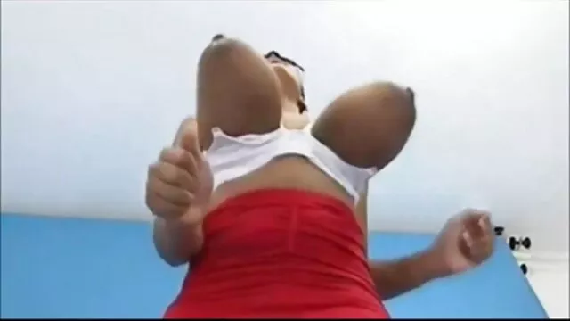 latina chaude sait comment film porno en langue française caresser une bite