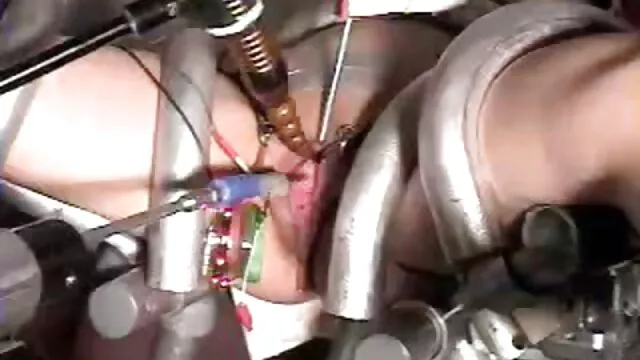 Une ado vidéopornofrançais chaude se fait baiser