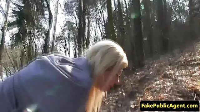 Beauté ébène joue sa chatte sur video x fr gratuit webcam