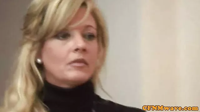 Deux modèles dans une piscine film x francais porno